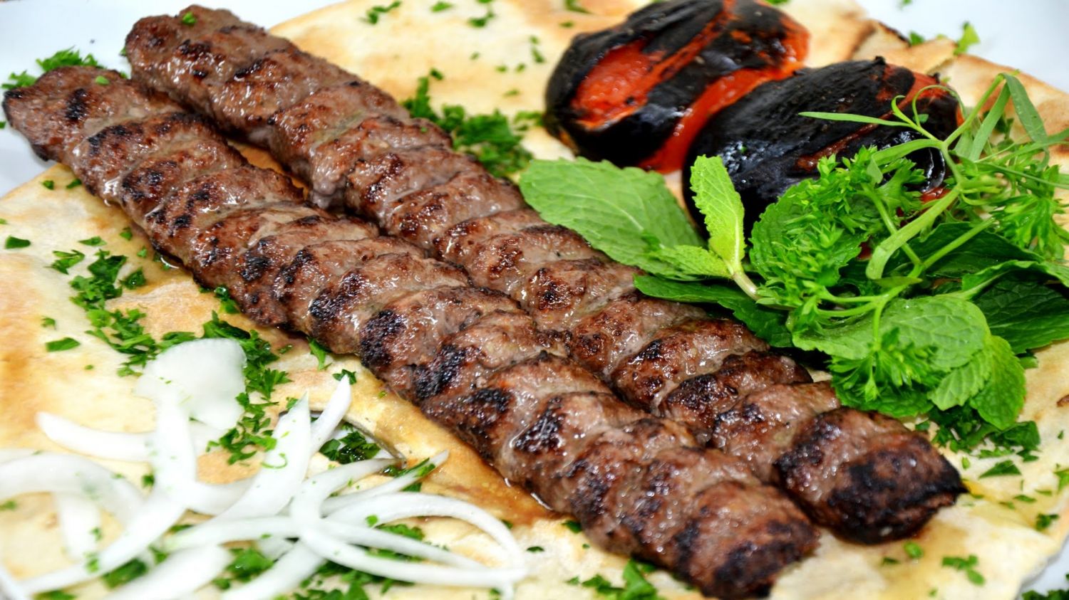غذای ایرانی در بهترین رستوران در کرج